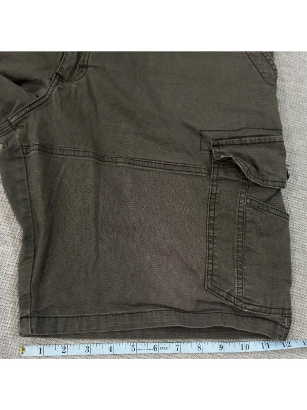 Lee Extreme Motion Swope Cargo Shorts Mens 40 Gray Relaxed Fit Mid Rise Stretch